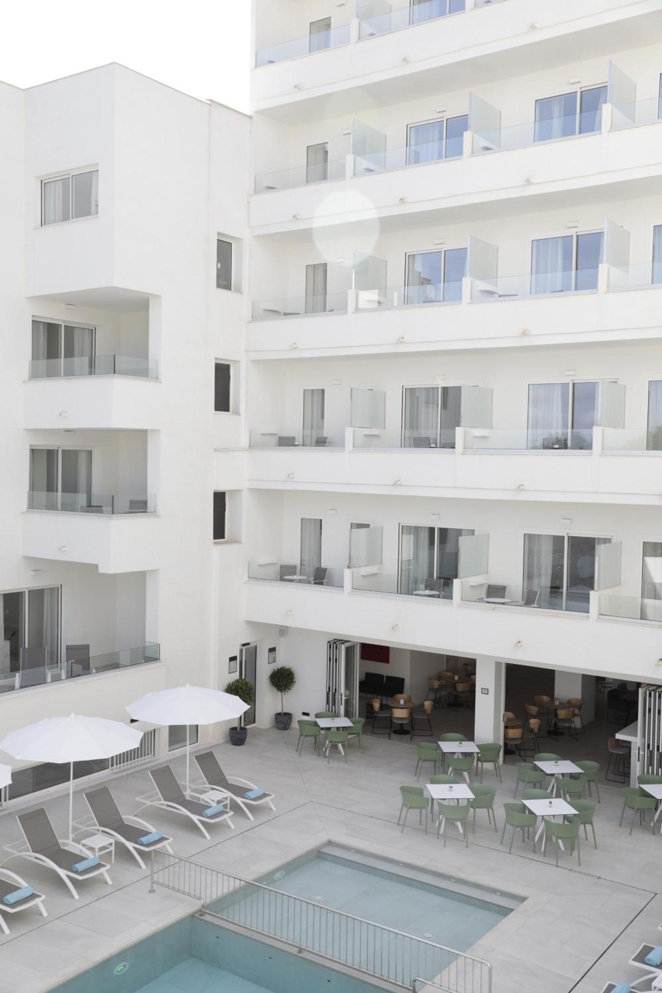 Aparthotel Marina Drach Porto Cristo Exterior foto